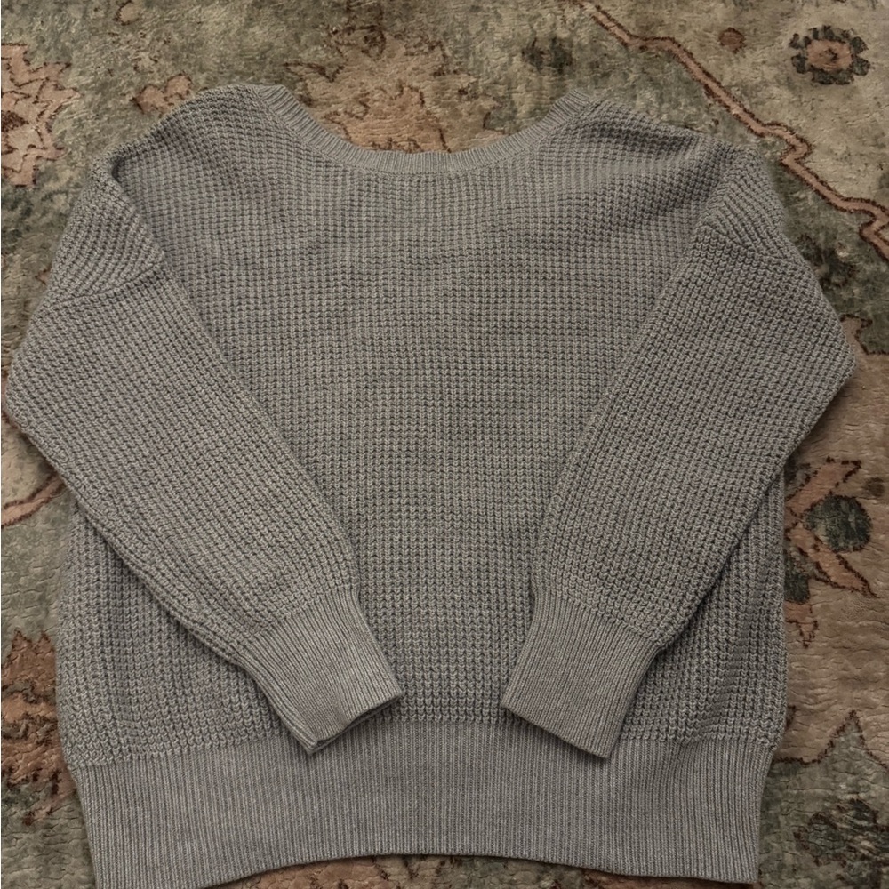 Source Unknown Women's Scoop Neck Sweater in Light Gray